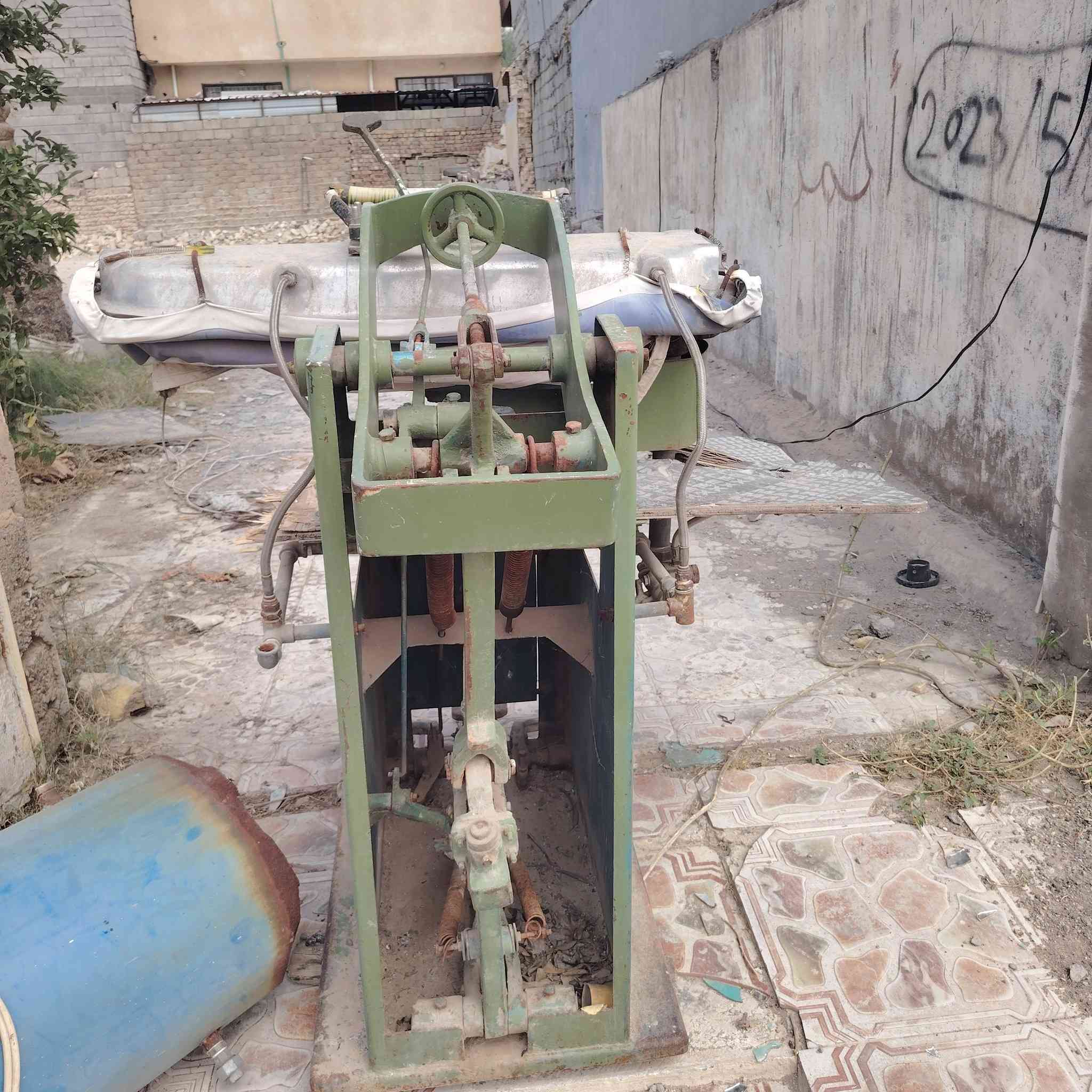مكوى بخار للبيع  ديالى المقداديه بسبب الوعود الكاذبه إعادة النشر السعر ٧٥٠ الف وبيه مجال للاستفسار اتصل***********
