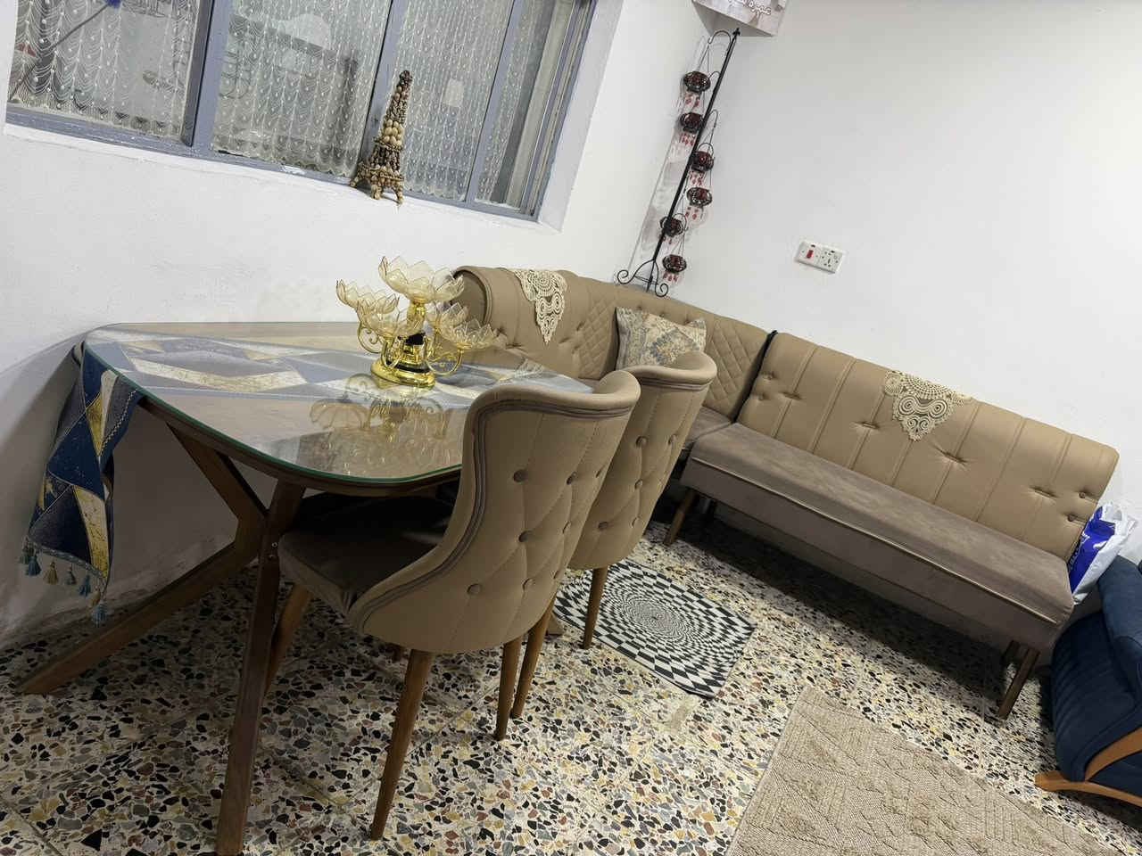 غراض بيت جدد للبيع كلمن اوسعرة عفية لتكسرون بالحاجة لان اريد اشيل والبيت زغير اي ستفسار ***********
