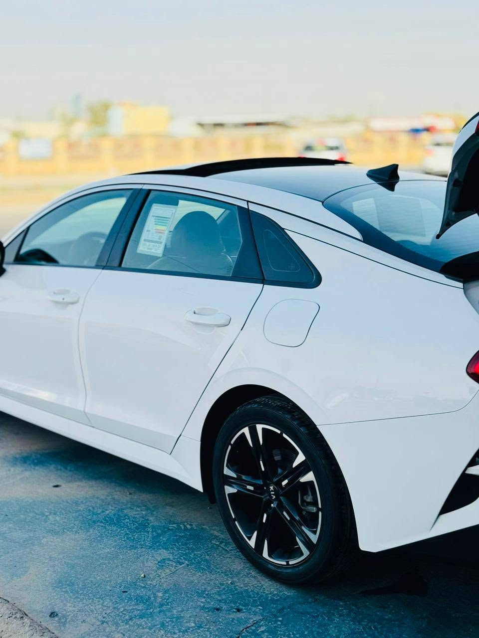 السلام عليكم
K5 GT-Line
موديل 2021 وارد أمريكي 
فول مواصفات ال Gt_line معروفه
حادثه بارد كد شبر بحافه الجاملغ
السعر 200 وبيه مجال 
***********
