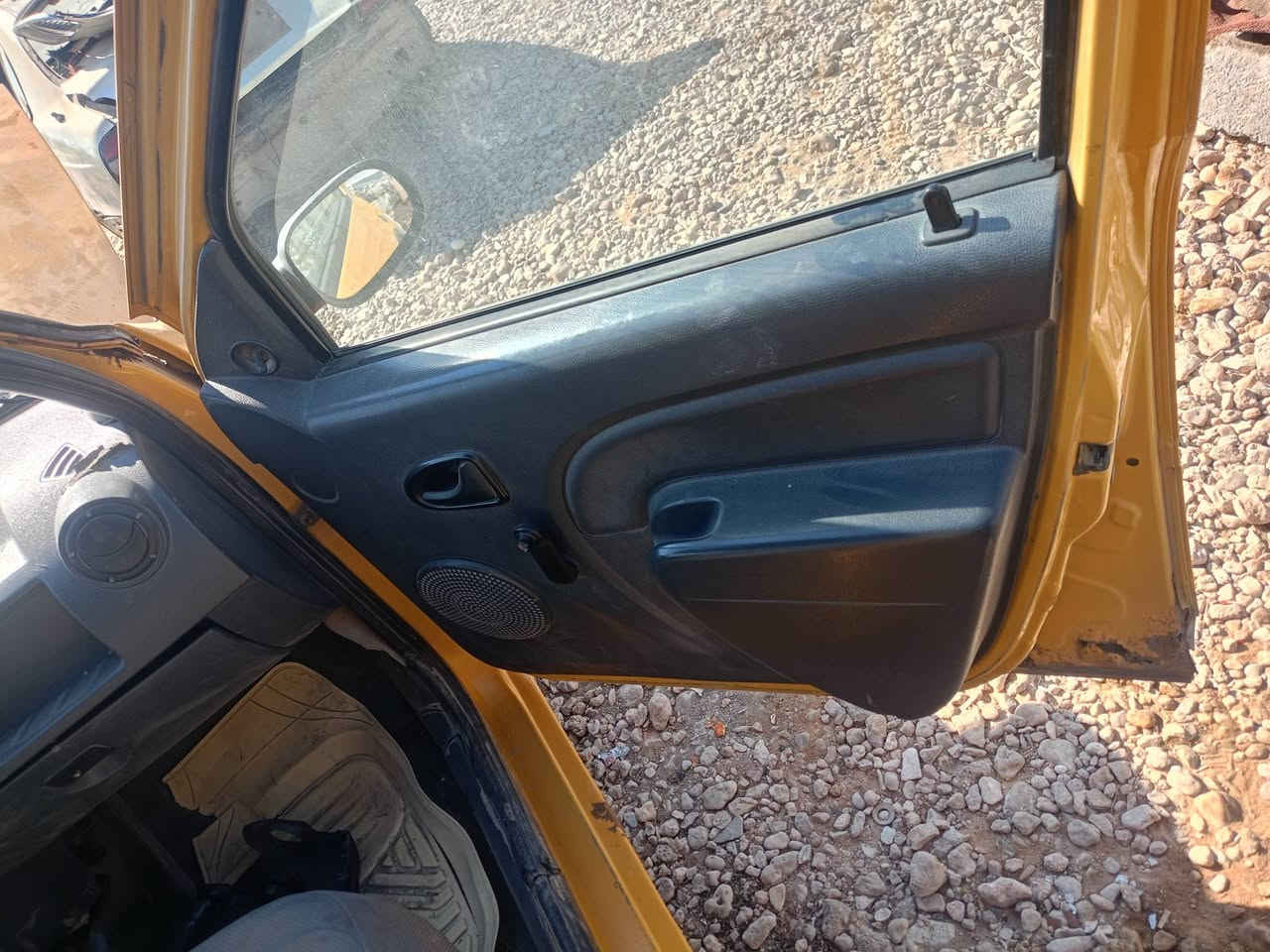 السلام عليكم تفصيخ رينو العنوان بابل المسيب طريق ابو لجاسم الستفسار تصل علا هاذ الرقم ***********
