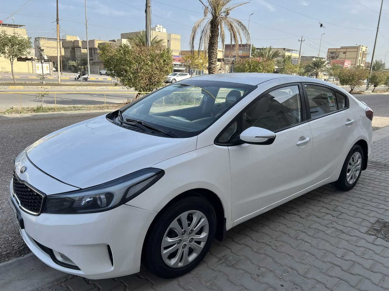 سيراتو2017
بيها رشات صبغ بدون دواخل او حادث ابيع حزام
كير مكينه حداديه تبريد مكفول
ماشيه 180
سعرها 110
***********
