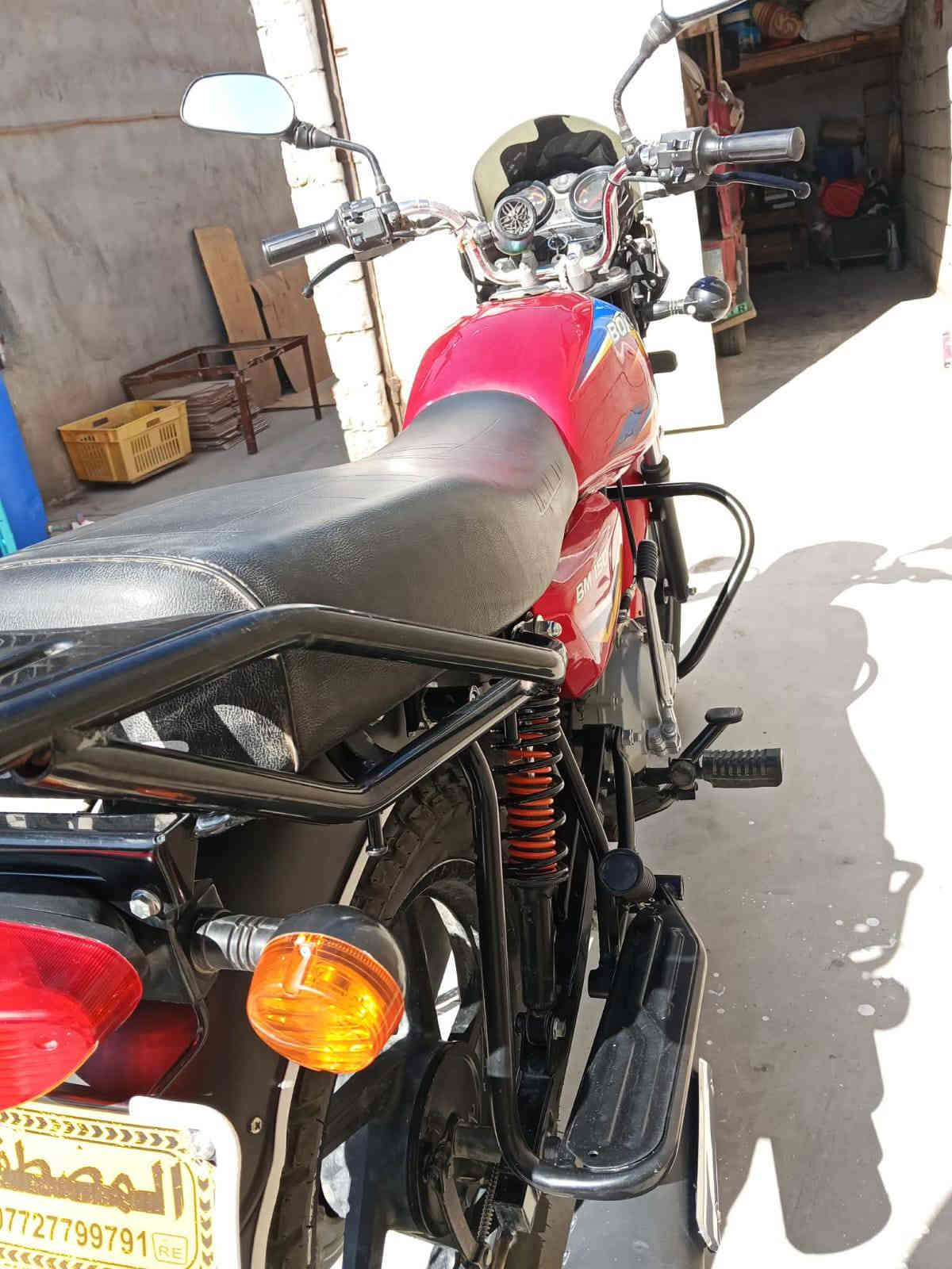 السلام عليكم شباب دراجه بوكسر موديل 2021 دراجه مكفوله كفاله عامه من الشخط دراجه عله وضع الشركه لامفتوحه ولا ملعوب بيها وماشيه 8000 بعدها اخت زيرو وديها وين ماجان اذا كلولك ملعوب بيها لو عداد غلط ترجعها واني المنون دراجه تروح للسوك وترجع بس اوراق كامله اصوليه اذا ماتترقم هم ترجع السعر 1300 وبيها مجال مكاني بغداد بسمايه رقمي ***********
