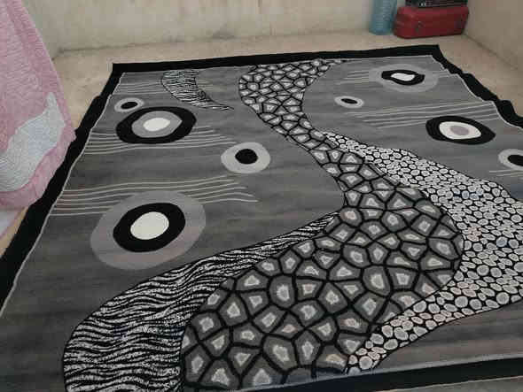 للبيع في حي زيونة قرب سومر هاتف ***********
