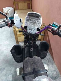 شاحن هيوشه • ٦ بطاريات • هيت