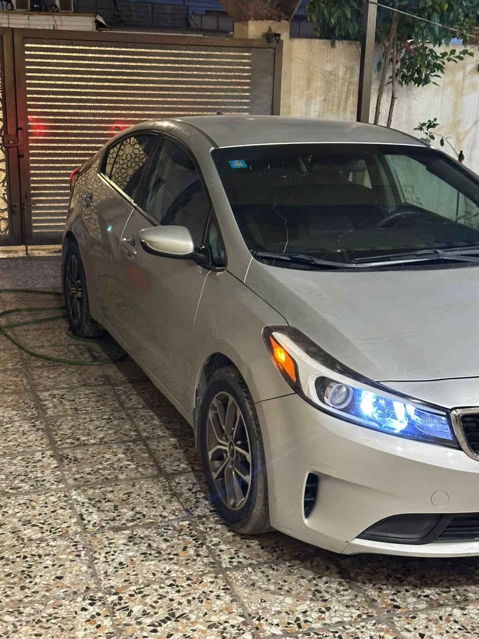 سلام عليكم
فورتي 2018 وارد كندي
 محرك 2000 دوش كير أوتوماتيك حادثها باب وجاملغ السايق ونص تكمه بدون دواخل رقم انبار جديد 
فول مواصفات:

تدفئة تبريد ثلج
ويل كب
ثلاث اوضاع قياده 
ECO,NORMAL.SPORT
شاشه كاربلاي واندرويد اوتو
تدفئه ستيرن 
تحكمات ستيرن جهتين
كامره خلفيه
مانع انزلاق

السعر 120 وبيها مجال للشراي
رقم ***********
مكان سياره بغداد
