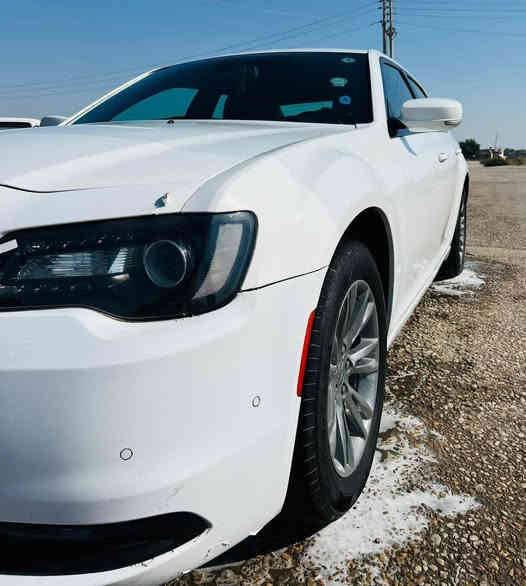 السلام عليكم أوباما كرايسلر
2021 اصل  مواصفات S حساسات امامي وخلفي 
 كفاله من الحادث والفتح والتبديل فقط جاملغ صبع
 ماشيه 90 الف
السعر 275 وبيه مجال حق الجيه
رقم الهاتف ***********
