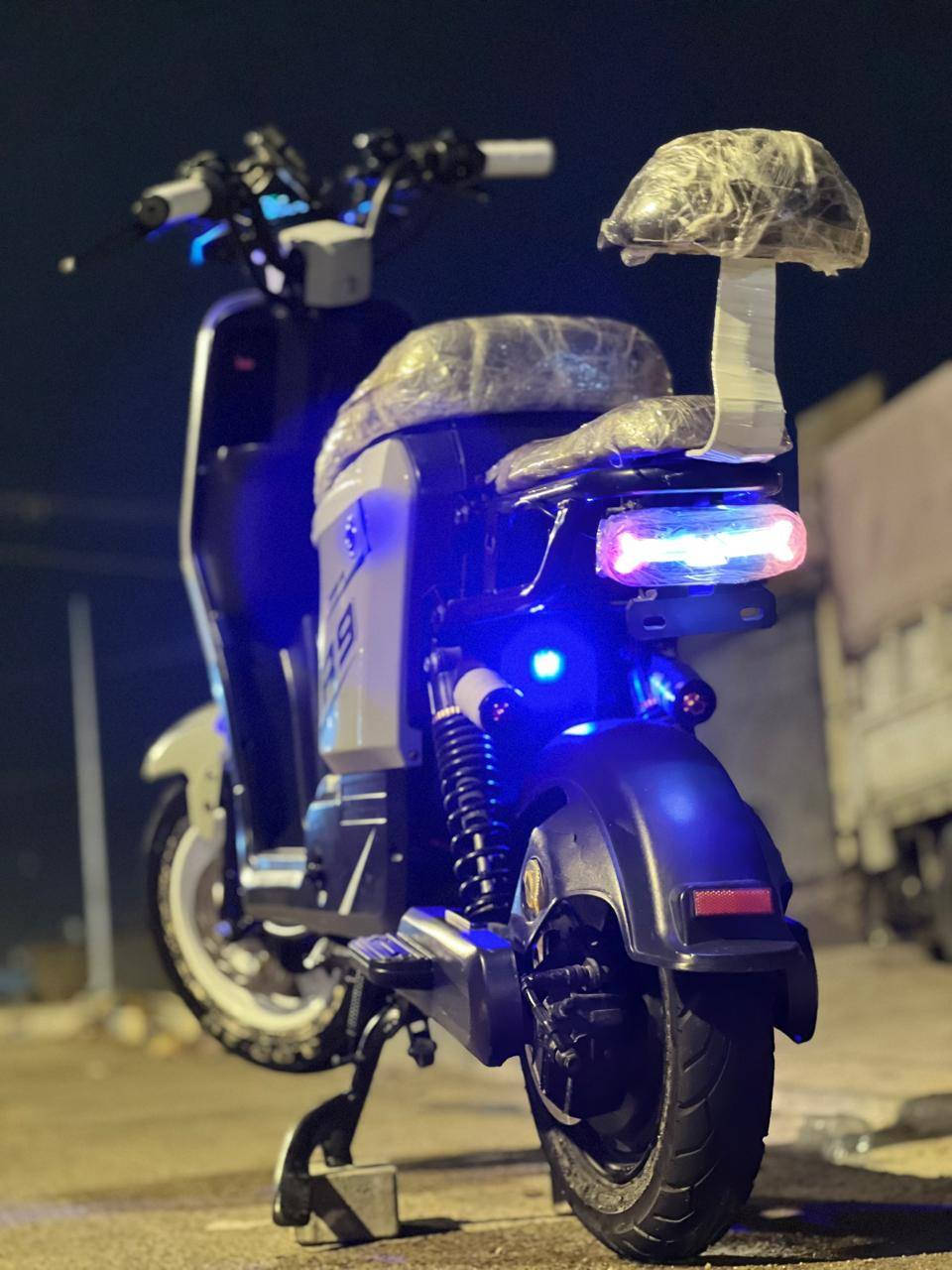 متاح دراجه شحن R9 موديل 2024
بطاريات 22امبير جدد ستوني شادهن دراجه نضيفه وحلوه السعر 350الف المكان البصره القبله قرب سوق الكبير الجديد ***********بي واتساب
