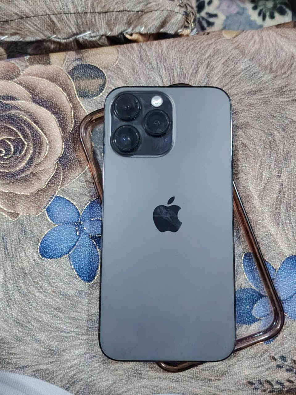 ايفون14 برو ماكس 
بطاريه 83 ما مبدل كلشي بعدو ضد المي 
تك سيمكرت لون اسود نضلفه فول 
سعر 900 وبي مجال شي قليل 
***********
