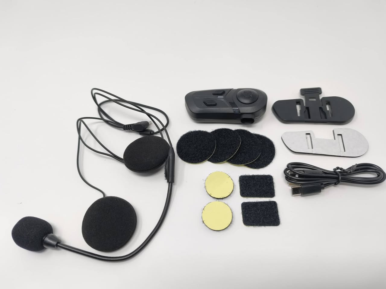 وجبة سماعات خوذه اي استفسار خاص فقط او ***********
