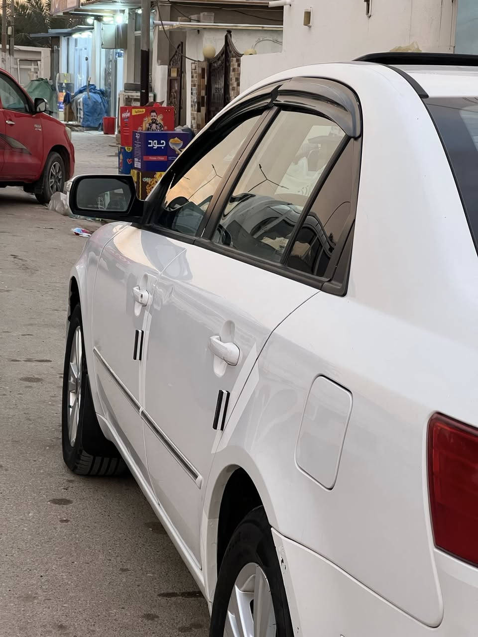 سلام عليكم سوناتا خليجي للبيع موديل (2011) فول مواصفات فتحت سقف تحكم ستيرن جهتين اي بي اس سنويه جديده (2031) مجدده تريد تحويل تريد وكاله اني حاضر السياره بسمي السياره بيها چاملغ صبغ الامامي بدون اي دواخل وبيها بارد قليل الباب الخلفي موضح بصوره محرك (2000) على وضع الشركه ممفتوح السعر (137) وبيها مجال رقم الهاتف (***********)
