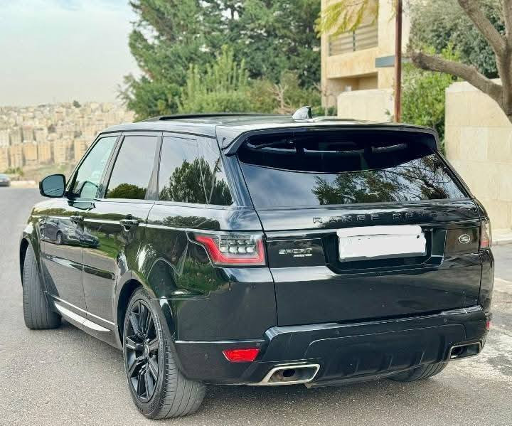 𝟮𝟬𝟮𝟬 𝗥𝗮𝗻𝗴𝗲 𝗥𝗼𝘃𝗲𝗿 𝗩𝗼𝗴𝘂𝗲  𝗣𝗹𝘂𝗴-𝗶𝗻 𝗛𝘆𝗯𝗿𝗶𝗱
#BLACK_EDITION
رنج روفر فوج بلج ان هايبرد ٢٠٢٠ 

فحص كامل 

* البيع بدون الرقم *

سعة المحرك: 2000cc تيربو هايبرد

جرافين كامل حماية للبودي 

* فل كامل 
* دفع رباعي 
* هايدروليك 
* بانوراما 
* دعسات هيدروليك اصلي
* فرش جلد طبيعي
* شاشة أمامية 
* شاشات خلفية 
* ٥ كاميرات ٣٦٠ درجة
* ابواب شفط 
* شاشة عرض على الزجاج الامامي HUD 
* حساسات أمامية وخلفية 
* ⁠بواب شفط كامل
* حساس النقاط العمياء 
* مقاعد مدفأة - مبردة - ميموري - كهرباء - مساج أمامية وخلفية 
* تحكم طارة 
* طارة مدفأة 
* غيارات عالستيرنج 
* أضوية زينون - Matrix LED headlights - كشافات 
* جنط أسود قياس ٢١" 
* بصمة تشغيل 
* نظام الدخول من غير مفتاح 
* نافيجيشن 
* بلوتوث 
* نظام صوتي Meridian sound system 
* زجاج خلفي مضلل 
* صندوق كهرباء 
* نظام تحديد مسار 
* عدة أنماط للقيادة  
* مانع تصادم
* مانع انزلاق
* عدة انظمة قيادة
والعديد من المواصفات


**إذا كنت صاحب هذا الإعلان وتريد حذفه لأي سبب، رجاءا أرسل رسالة إلى الدعم الفني**