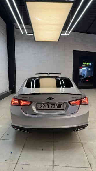 ماليبو 2020 PREMIER اوتو بارك 1/1 2.0T
2.0 لتر تيربو 4 سلندر
ناقل حركة أوتوماتيكي 9 سرعات. 
ماشيه 85 ميل 
نظام دفع أمامي
مقاعد جلدية كهربائي للسائق والراكب
وخزن ميموري 1.2.3
فتحة سقف كهربائية بانورامية 
نظام صوتBoss
تبريد وتدفئة جميع المقاعد حتى الخلفي 
تدفئة ستيرن
كاميرا خلفية وأجهزة استشعار للمساعدة في الركن (أمامي وخلفي اوتو بارك)
نظام دخول وتشغيل عن بعد. 
12حساس +مري قلاب ونقاط عمياء
مساعد الفرامل او التوقف الذاتي
نظام تحذير النقطة العمياء رادارات جانبيه
مراقبة ضغط الإطارات
وسائد هوائية متعددة.
 البريمير اوتو بارك معروف بل مواصفات 
سياره ترايها كلش حلو وبدون اي نواقص 
حداديه امامي خلفي جديد
تخم تاير جديد
دسك امامي خلفي جديد
عليها نانو سيراميك 
سياره بسمي تحويل ثاني يوم. سنويه وهزه جديده 
وبدون غرامات 
🛑 السياره بدون ضرر وبدون صبغ. 
فقط قبق جنطة نفس لون امبدل 
بدون دواخل بدون ايرباك 
صور ضرر موجوده 
🛑🛑 السعر : 167$ وبي مجال 
للاستفسار الاتصال 
***********
