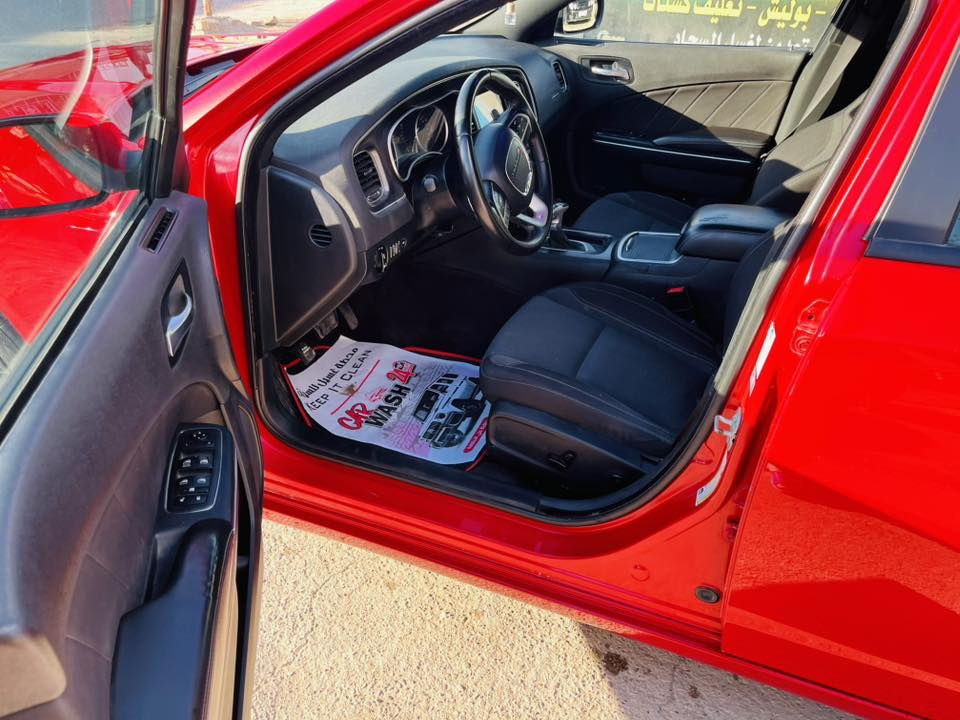 جارجر خليجي 2017 كلين V6 3600
2ويل فول ماعدا الفتحه رقم شمالي تحويل مباشر لون احمر شذره سياره جاهزه من كلشي بدون نقص بدون صبغ بدون تبديل 
مكانها بابل شارع الجمعيه 
***********
سعرها 228 $
