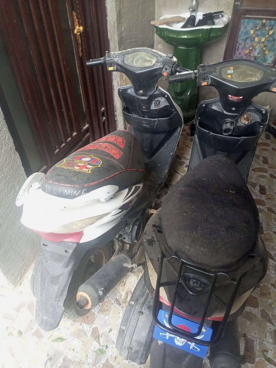 للبيع
ادرس ماليزي 
دراجات ثنينهن شغالات لاتنقيص ولاتبخير ومحرك ناعم كهربائيات كاملة سلف هندر  ابريكات 
نظافة شوفة عينك 
السعر جوة السوك الوحدة 180
الشراي يتصل ***********
مكلف بلنشر
