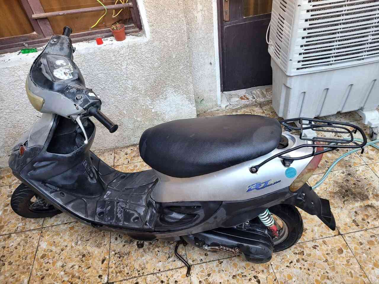 السلام عليكم شباب دراجة بيجي ٩ زروف لبيع دراجة سلف هندر اي وقت  بس بيه نواقص بسيطة راسلني وانطيك تفاصيل  السعر 150 وبيه مجال بسيط  مكاني بغداد حي اور فلكية صباح الخياط 
 للاستفسار اكثر خاص او واتساب 
  ***********
