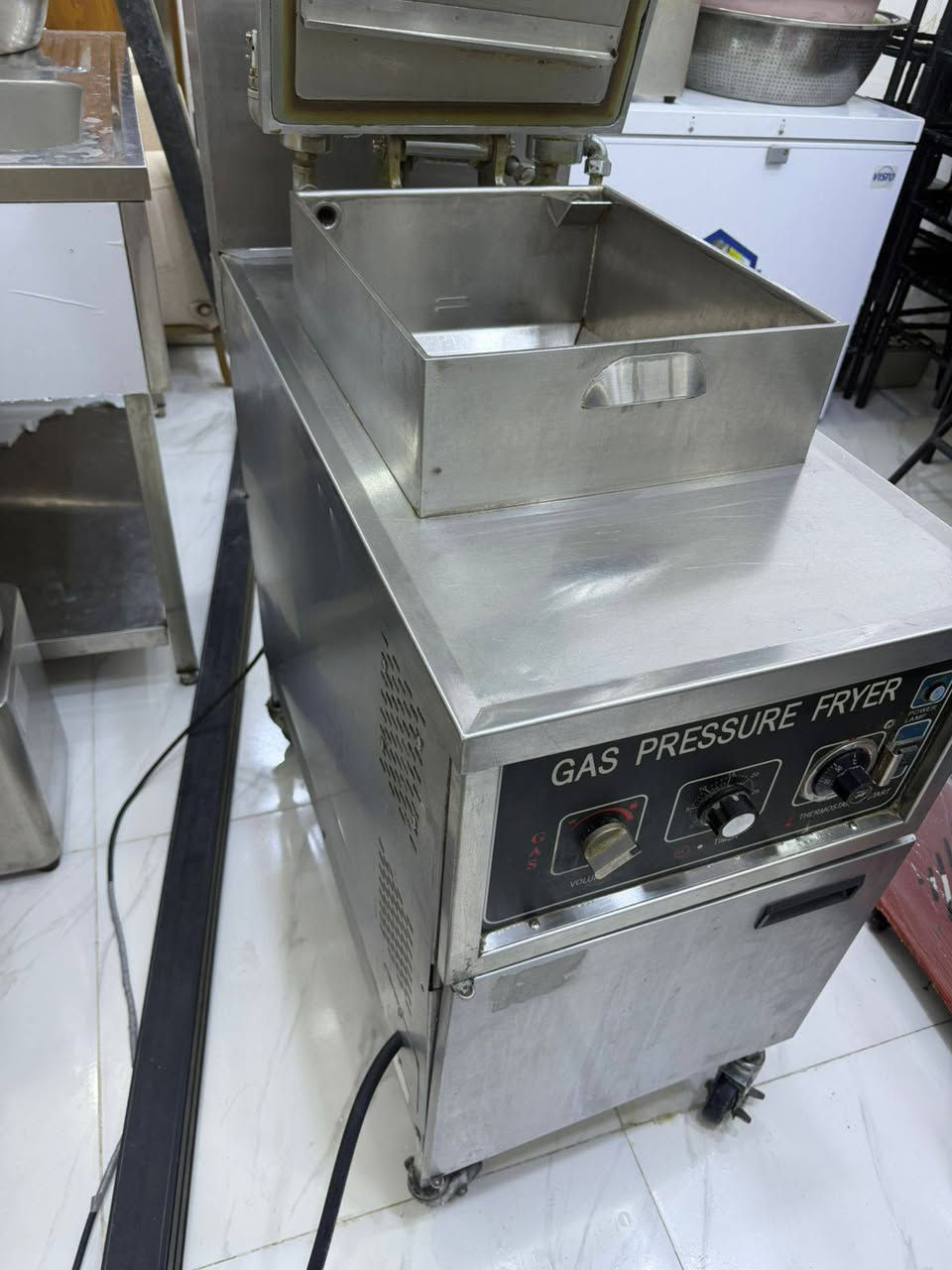 للبيع قلايه مقرمشات جدر ضغط نضيفه جداً
***********
