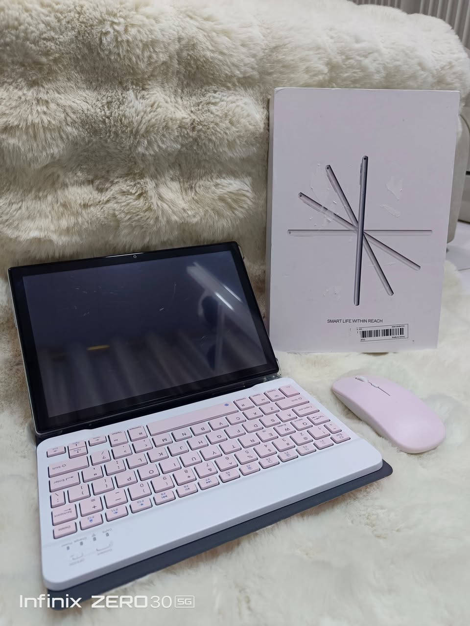 تابلت جديد بالكارتون اصلي ذاكره ١٢٨ مع كامل ملحقاته السعر ١٣٥ الف ع اول تم


**إذا كنت صاحب هذا الإعلان وتريد حذفه لأي سبب، رجاءا أرسل رسالة إلى الدعم الفني**