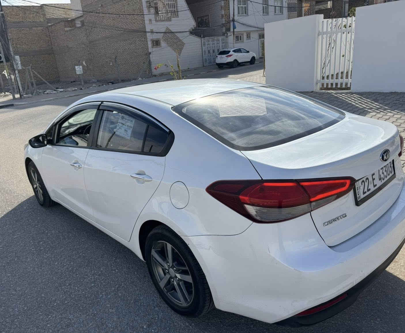 سيراتو  2018 وارد خليجي 

سياره بيه باب مبدل اصلي وشخط بلباب الخلفي مكحل قلم موضح بلصور 

لونها ابيض صدفي

رقمها اربيل انكليزي جديد
هزه جديده
سنويه جديده 
تريد وكاله تريد تحويل
 
مكانها نجف

ماشية 150km

 محرك شرط ع وضع الزيرو لا فتحت لا تبخير لا تنقيص 

كير كفاله 

تبريد حداديه جدد ..جاهزه ع اخر حبايه 

مكاني نجف حي السلام 

السعر 129 وبيه مجال

***********
