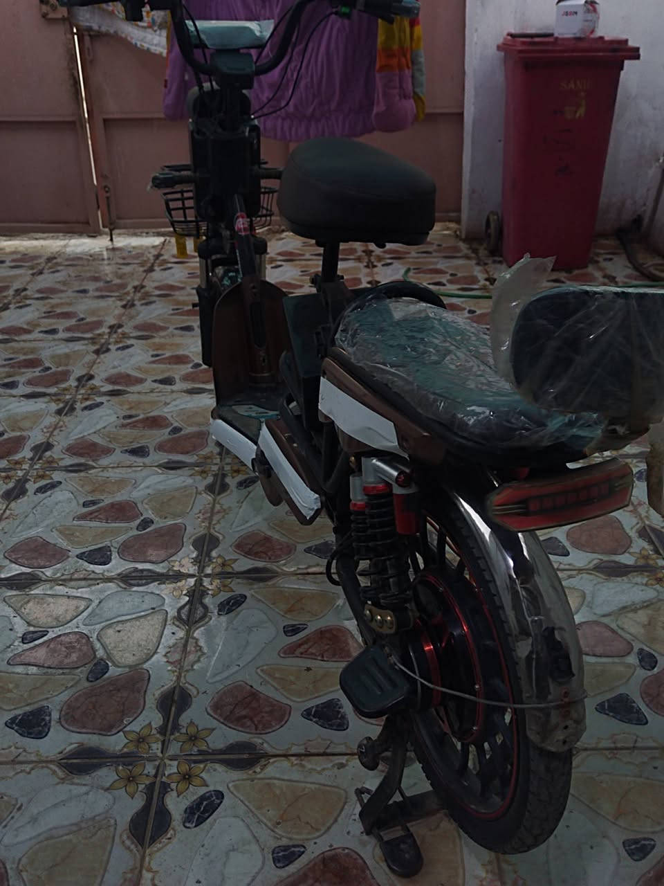 سلام عليكم بايسكل شحن لبيع نضافه خير من الله لموديل مالته 2024 لمكان بعقوبة تحرير لفلكه لخيره رايده 300وبيه مجال 🤍رقمي ***********واتساب موجود
