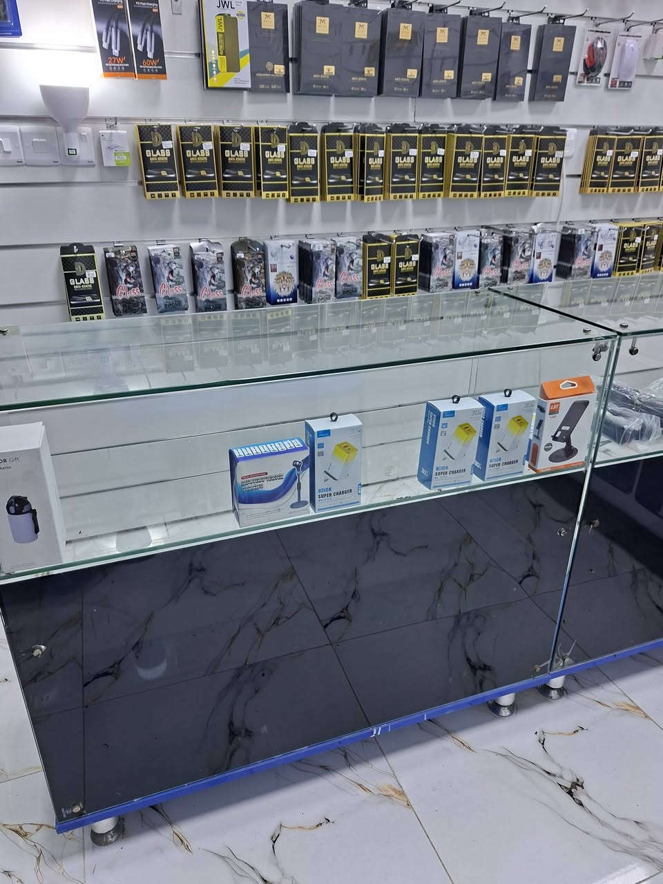 عارضة للبيع الطول متر ونص للاستفسار /
***********
