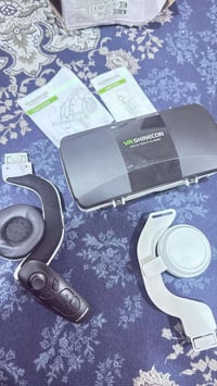 نظارات واقع افتراضي • سماعات • جوستك