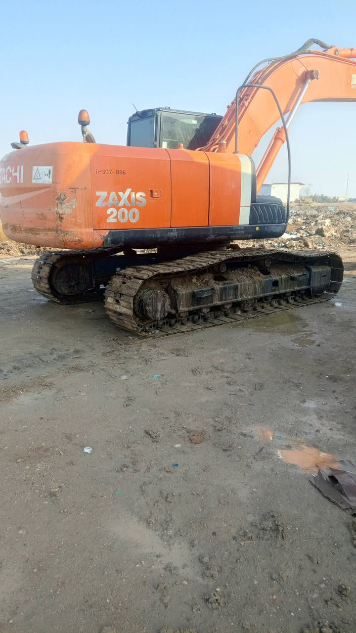 حفاره ست ثري  لبيع مكينه مكفوله مشتغله ،7000ساعه السعر 3شدات و40 ورقه  دخول جديد ***********     ***********
