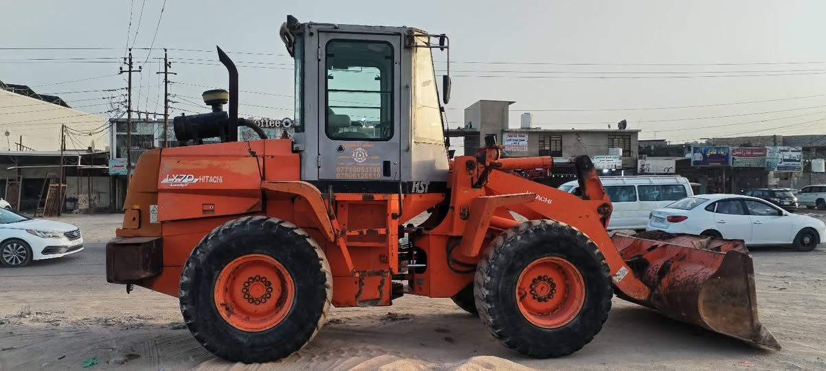 السلام عليكم لبيع شفل هيتاشي ٢٠١١ رقم بغداد الماني سنويه جديده بسمي مكفول مكينه كلها عل شركه دفع رفع خير من الله لاصرف ولاتبخير شرط تحويل مباشر *********** سعر ٢٢٥
