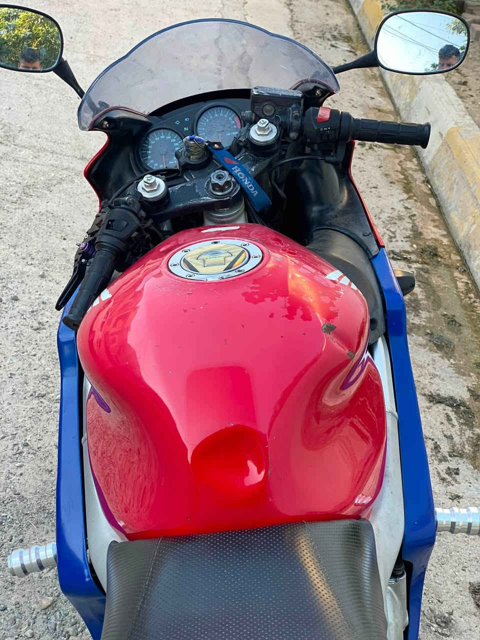 سلام عليكم مكلف بلنشر
F4600
كير محرك كفاله 
بي ملاحضات بسيطه ينزل من سعر 
بريكات خلفيه امامي بلمكان 
نكره سلف كل وقت 
شلعه معدل  
دهن جديد 
تايرات جلاتين 
شراي اتصل ع الرقم خاص ما اجاوب

مكانه كركوك 
***********
