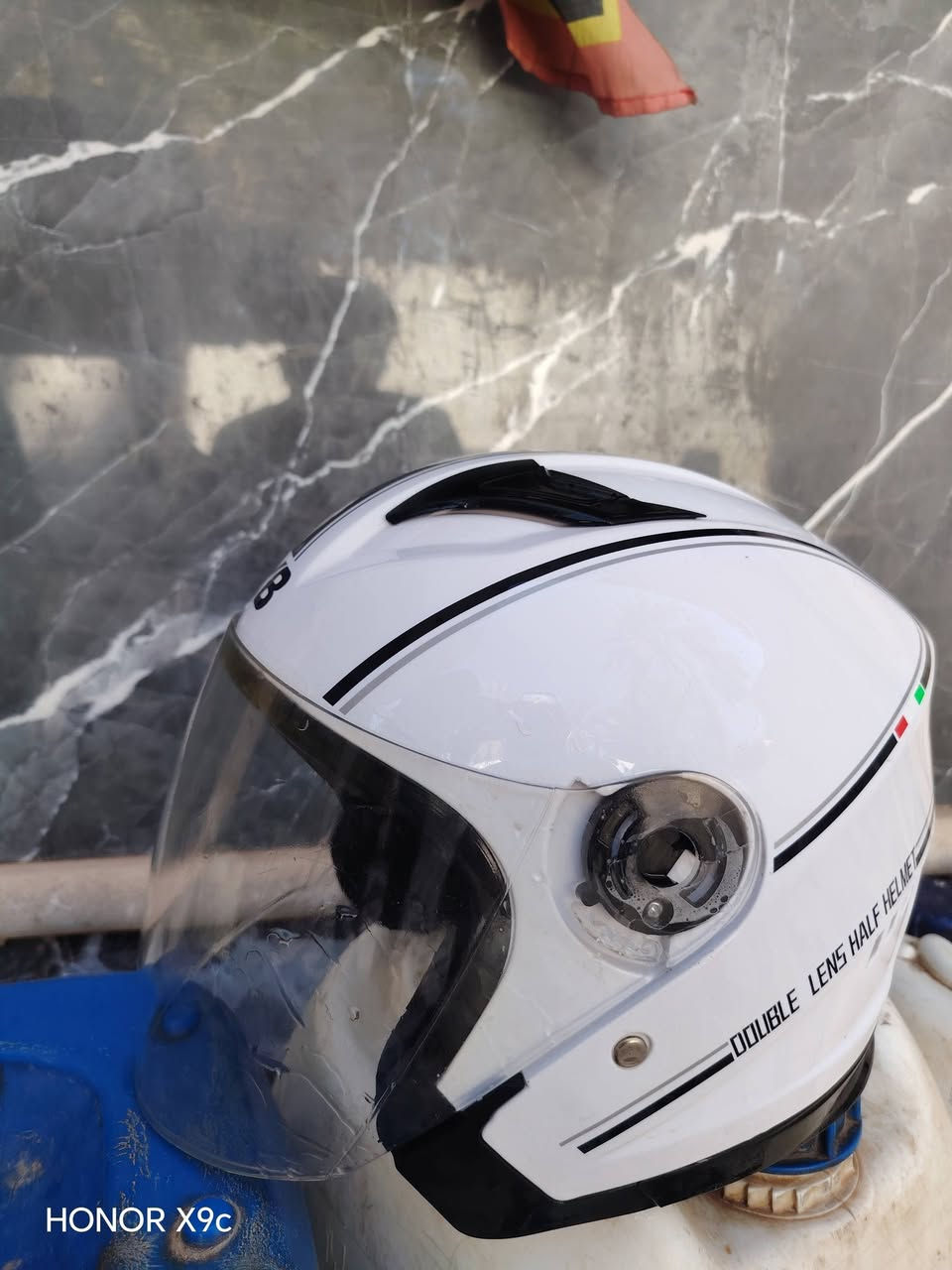 السلام عليكم يتوفر خوذه رأس للبيع السعر ٣٠ وبيهه مجال الاستفسار ***********
