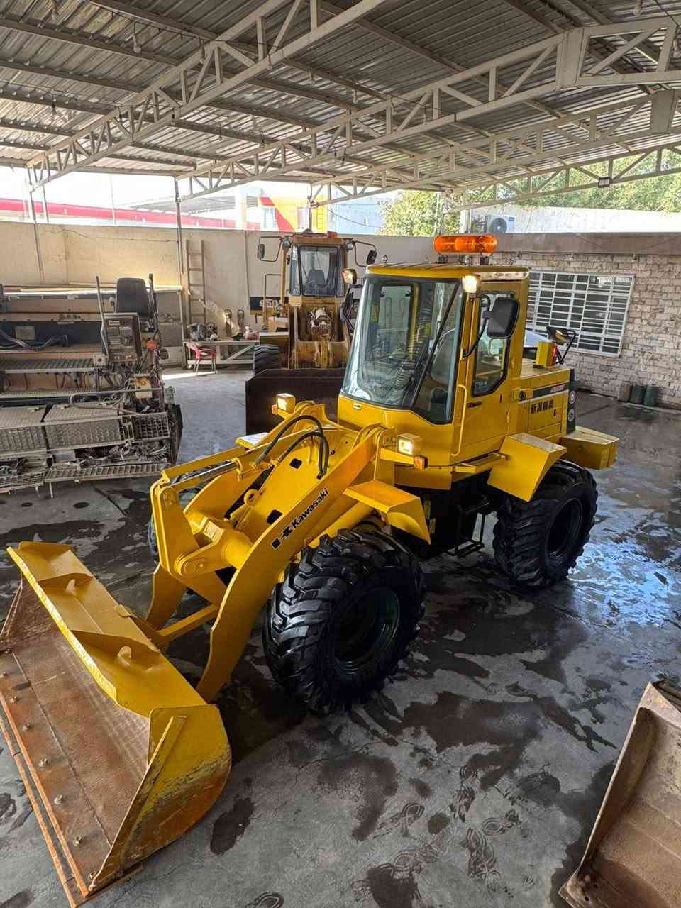 السلام عليكم 
دخول جديد وارد اليابان 
شفل كاوسكي حجم 60 ZA
محرك ازوزه 6 سلندر 
كير ميكانيكي تخم تاير 
عداد العمل 2600 ساعه فقط 
مكفول كفالة عامه ما عدا الصبغ 
المكان النجف الاستفسار 
***********//***********
