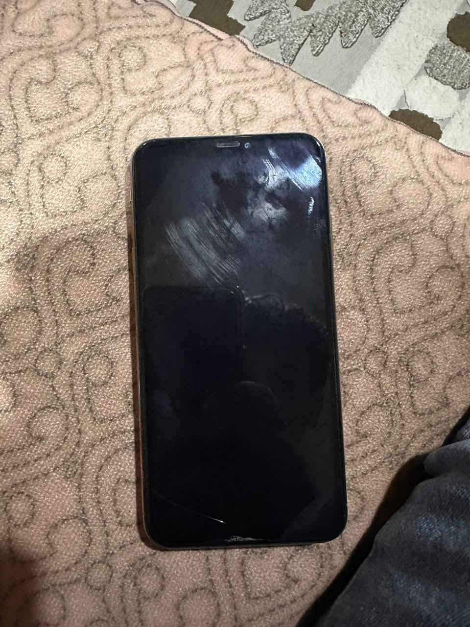 سلام عليكم 
اكس اس ماكس للبيع 
الجهاز مبدل شاشه وبطاريه100
اصلي من شركه ابل اذا مو من شركه ابل مرجوع 
بس البطاريه تقره مبدله الشاشه ماتقره 3خيارات 
باقي كله مكفول من الشخط سعره175وبي مجال      تاخذه من باب البيت 
ذاكره 256 كامره صوت فرمت حدث فول كله 
الاستفسار ***********فقط واتساب غير متواجد ع فيس
