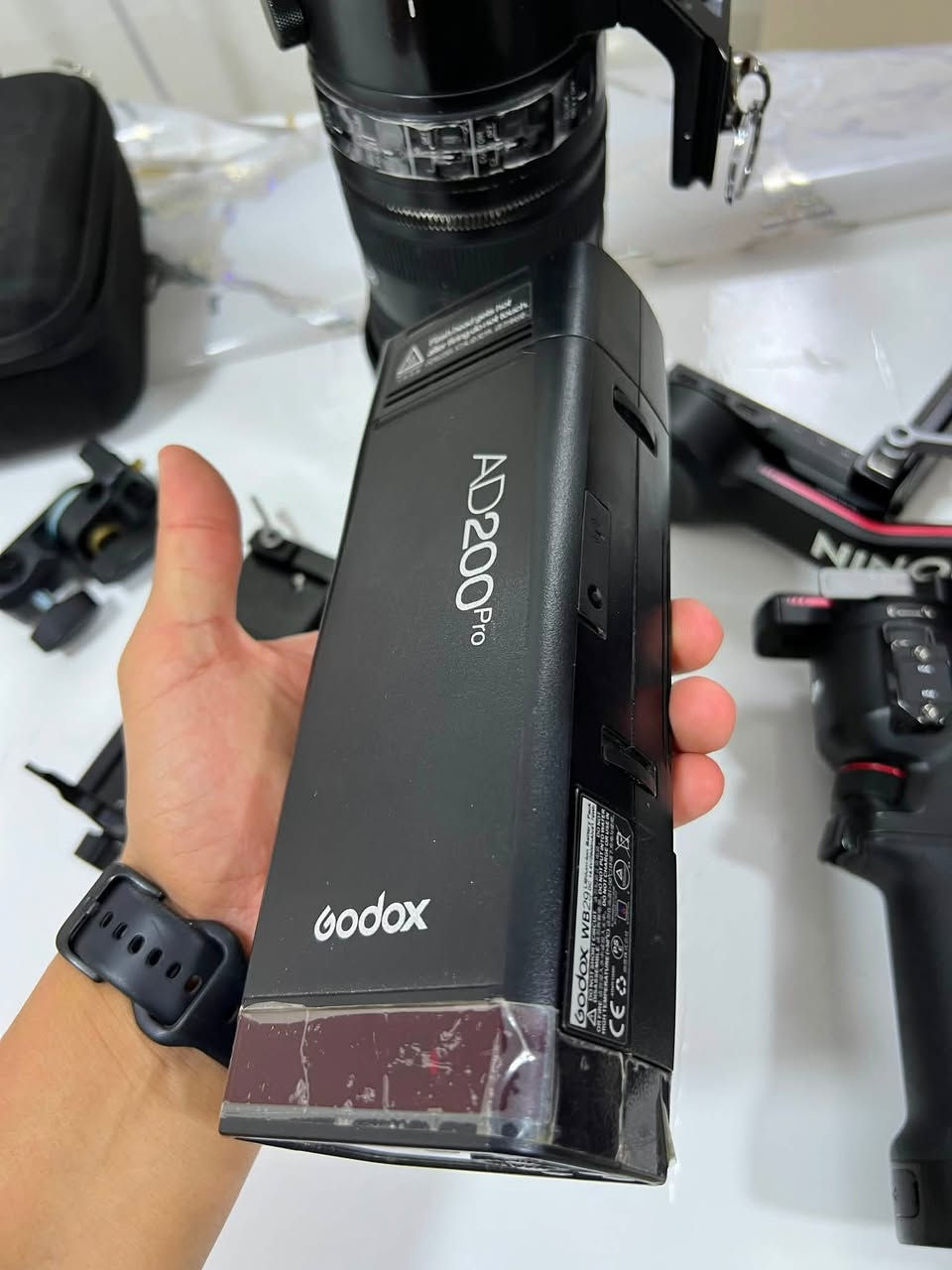 ‼️‼️للبيع‼️‼️
اضائه ad200pro جديد لوك 
وتركر سوني Xpro ايضا جديد
وبطارية ماركة Caisi ايضا جديدة وعمرها طويل اخت الاصلي👌
للتواصل مباشرة 
*********** واتساب ايضا 
***********

