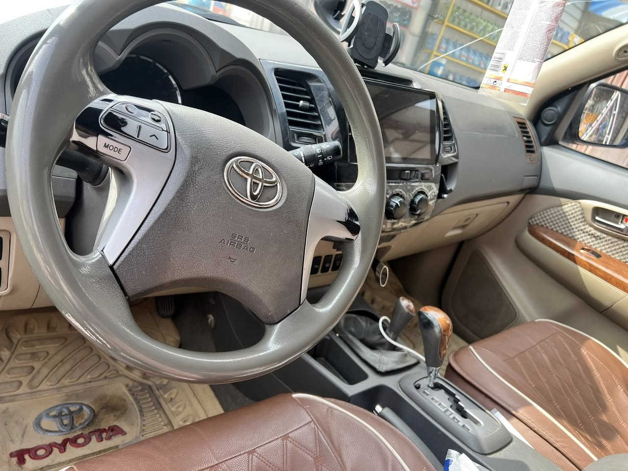 السلام عليكم فورتشنر 2012 للبيع سعر150 بيها مجال بيها فقط جاملغ عكس سايق مبدل وكاله وبنيد سياره نصبه ومحرك وكير  كفالة ومداريها دهن اصلي مال شركه  

*********** كربلاء موقعها
