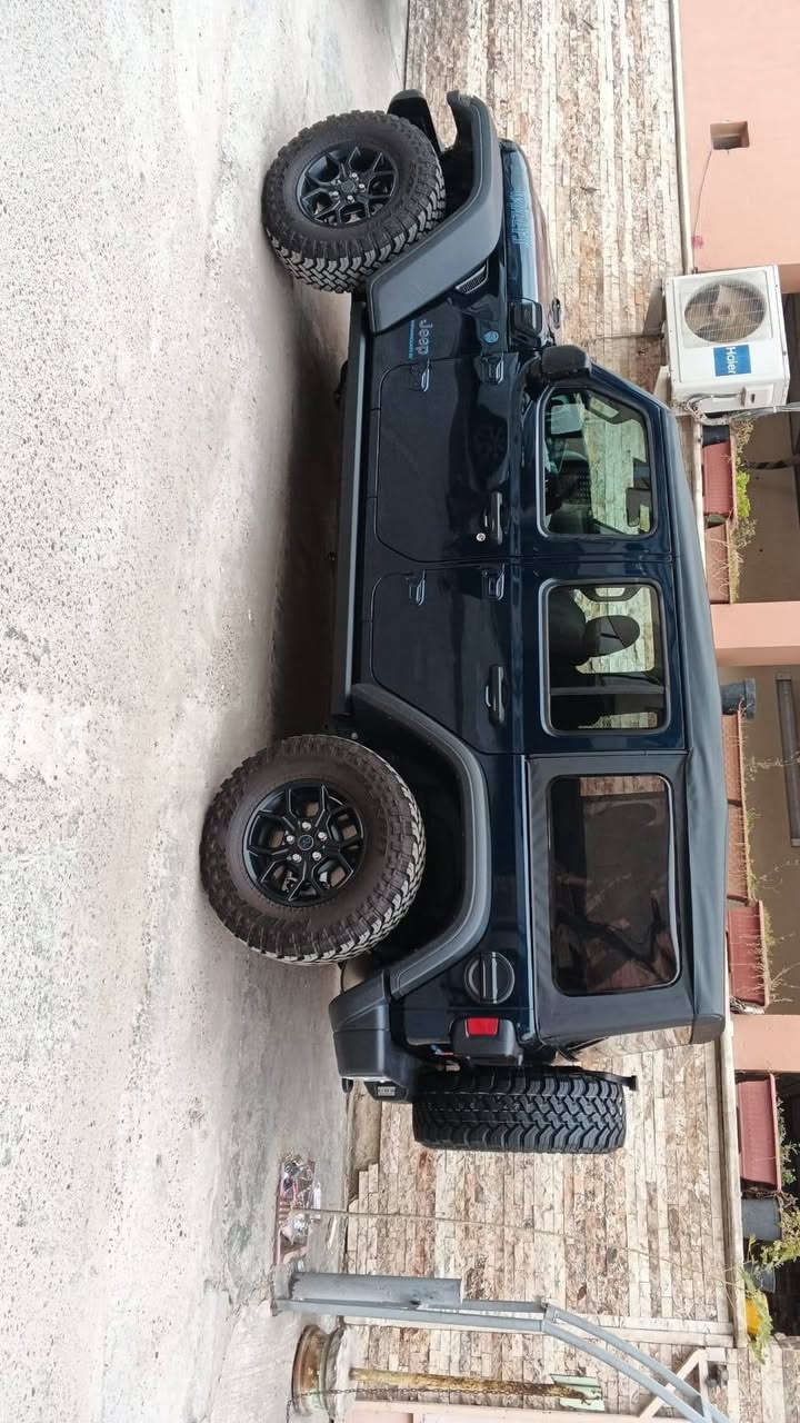 السلام عليكم
للبيع
جيب لانكلر موديل 2025   4x2
محرك4سلندر ثلاث انظمه
المسافه المقطوعه3 آلاف ميل
صورة الحادث مرفقه مع الصور 
مكان السياره بغداد البياع 
***********
***********
