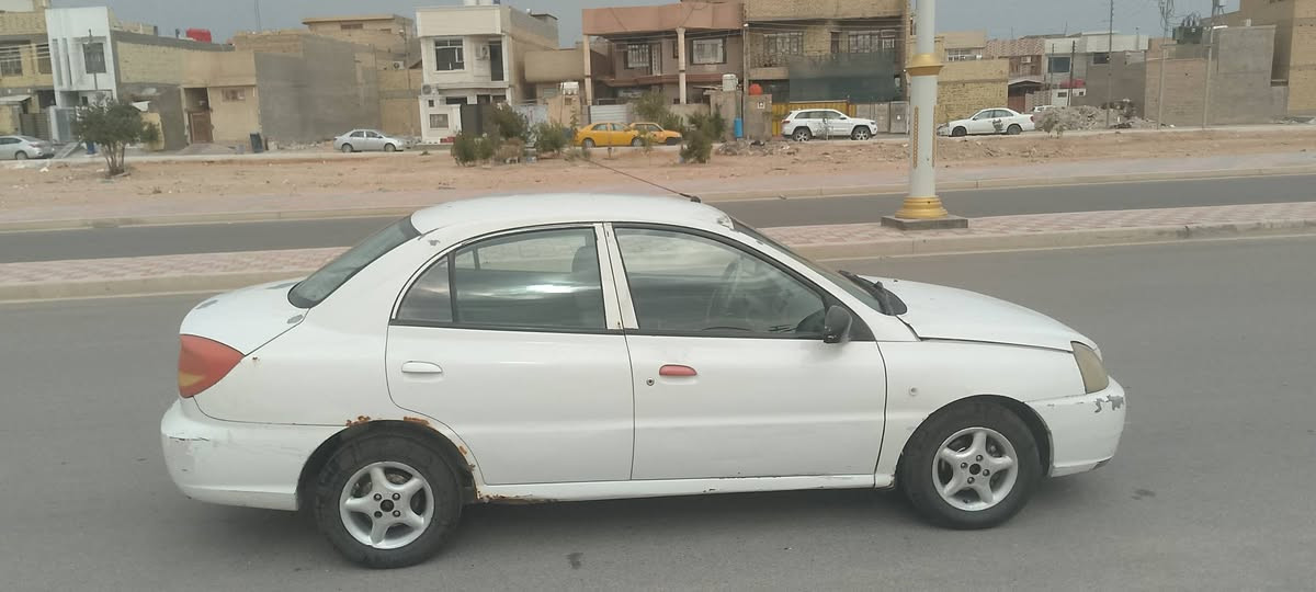 سلام عليكم للبيع كيا ريو موديل 2009رقم كربلاء شرط التحويل السياره بيه بنيد صبغ
وشويه بالباب الخلفي محرك 1600كير عادي المحرك يبخر 
حداديه وتخم تاير جدد السعر 35وبي مجال مكاني كربلاء 📞 ***********
