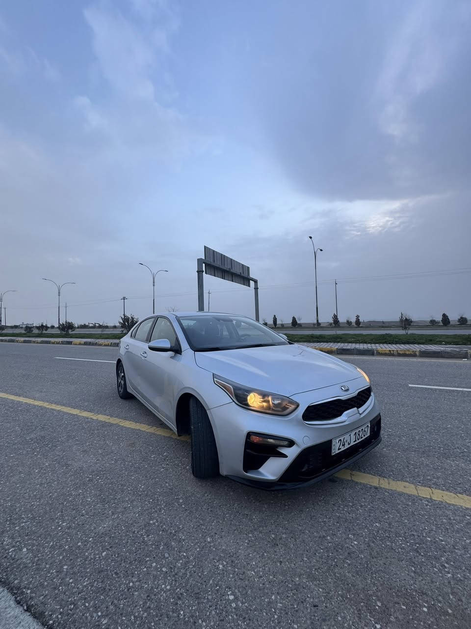 🚘  للبيع فورتي 2021
🛑 وارد امريكي  ماشية 100 mi
🛑محرك 2000 دوش غير مفتوح
🛑كير سيفتي بلادي غير مفتوح 
🛑تحديد مسار + سياقة آليي 🚳 عند ا
🛑كامره دوراه  
🛑شاشة لمس 
‏🛑‎فول تحكم ستيرن
🛑كروز مثبت سرعه 
🛑منافذ Usp /Aux /12v
‌🛑شاشه ظبط بل دشبول
‌🛑نظام ABS/مانع انزلاق
‏🛑‎ویل کب كروم 
🛑ضربتهه بونيد مبدل بدون دواخل لغد شاصي مكفول فقط
🛑رقم دهوك سنويه غير ساقطه 
🛑تحويل او وكاله حاضر 
🛑السعر 139 بيه مجال حك الجيه فقط  للاستفسار  
مكان سياره موصل حي فلسطين قرب جامع الرشان
***********
