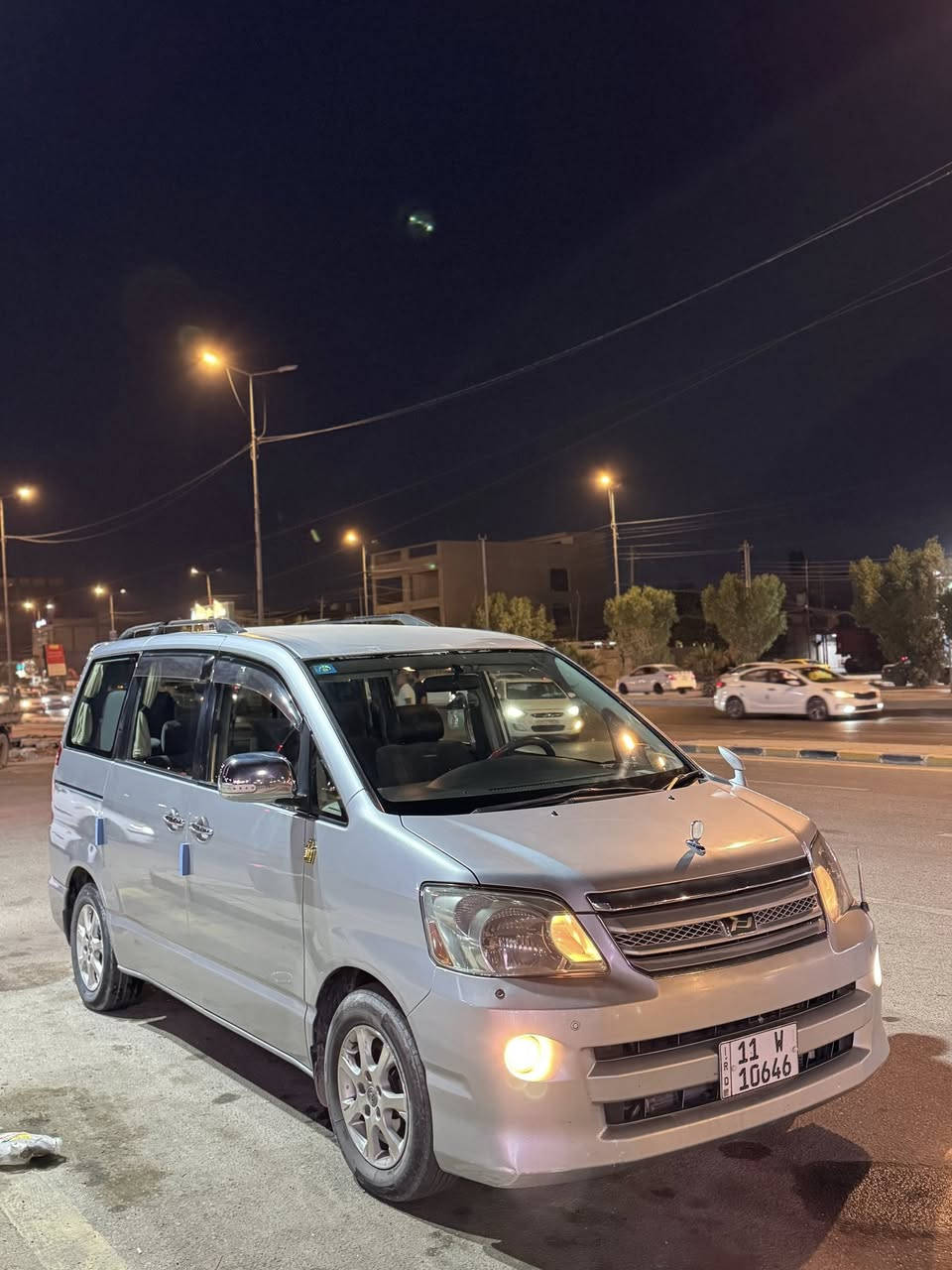 سلام عليكم 
تيوتا نها ياباني رقم بغداد انكليزي بأسمي
مديل 2005
السياره كفاله عامه وجاهزه من كلشي
عل وضع الوكاله من كشنات ودواخل وبطاين 

مكينه 2400 عل وضع الشركه جديده
كير وحداديه وتبريد جدد
البيبان الخلفيه كهرباء 
كهربائيات كلها شغاله

7راكب عائليه ومناقصها اي شي
بردات خلفيه
زنون 
تخم تاير جديد 
شاشه كامره حساس
10جكمچات
اشاير بلمري 
3قطع تبريد 
وبعد هواي بيها مواصفات الجنايه يعرفوها 

السعر 103 وبيها مجال
مكان السياره نجف 
رقم الهاتف 
***********
***********
