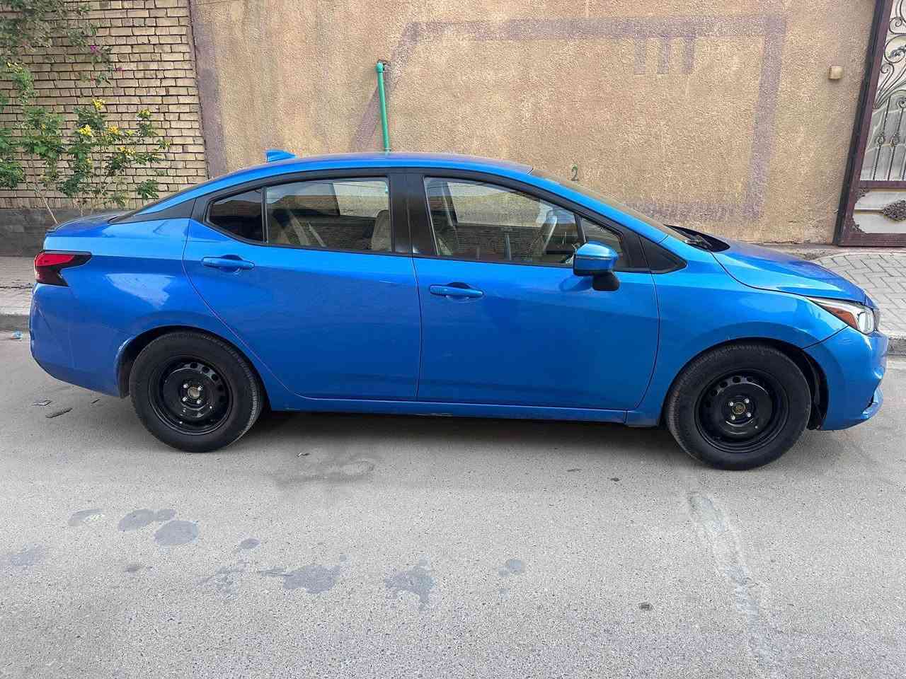 سياره موديل 21 و 1- فول موصفات ما عده تنته
2- حساس بلمرايه جانبيه و رادار و تحكم ستيرن 
3- كهربائيات كلها شغاله 
4- شاشه كار بلي 
5- ضربتها جاملغ و شبر من لبنيد ، معوقين 
6- كفاله كير و مكينه
السعر 105 بي مجال
رقم هاتف : *********** البصرة, العراق
