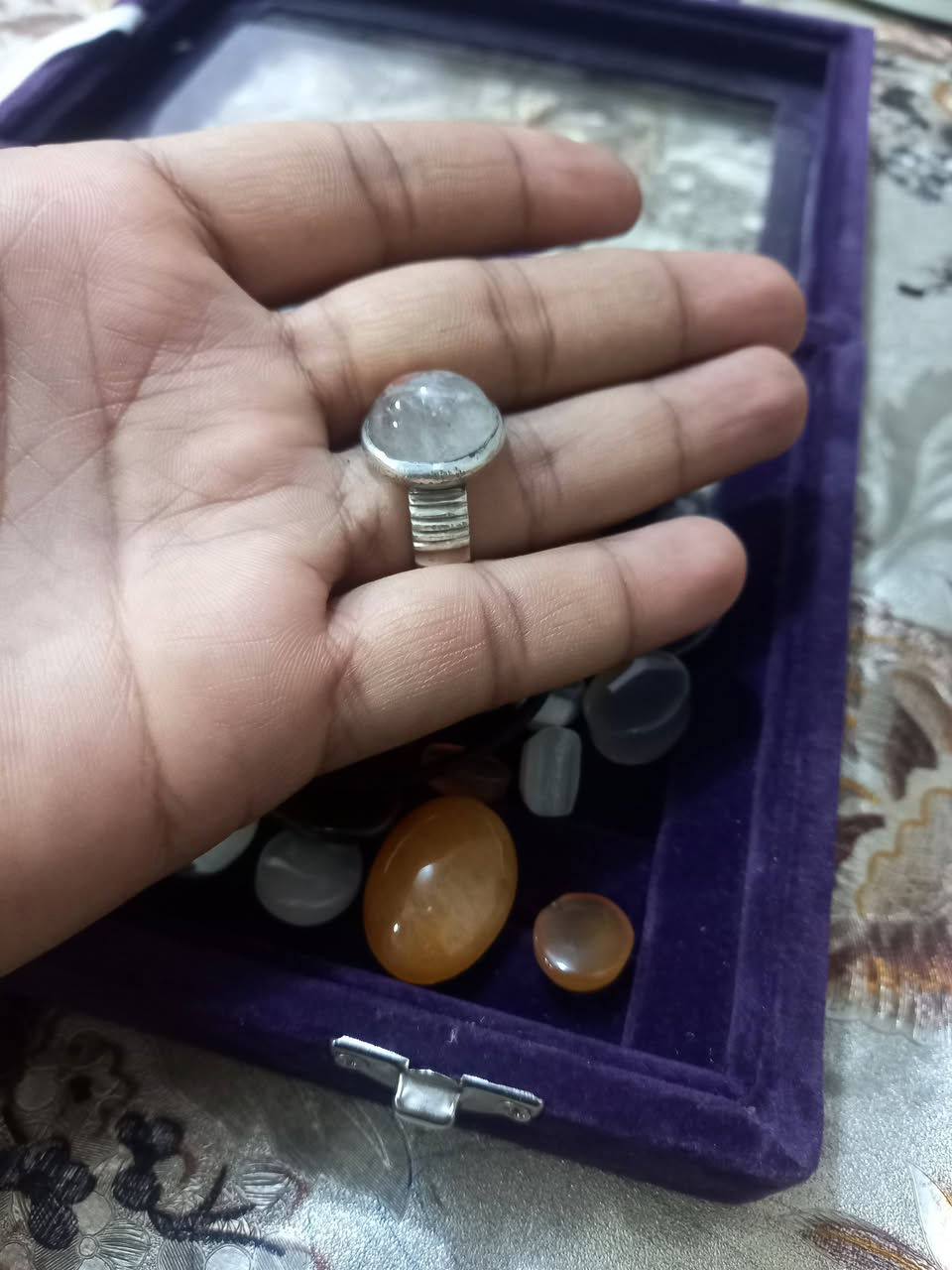 السلام عليكم در النجف السعر ٦٥ صياغه  يدويه


**إذا كنت صاحب هذا الإعلان وتريد حذفه لأي سبب، رجاءا أرسل رسالة إلى الدعم الفني**