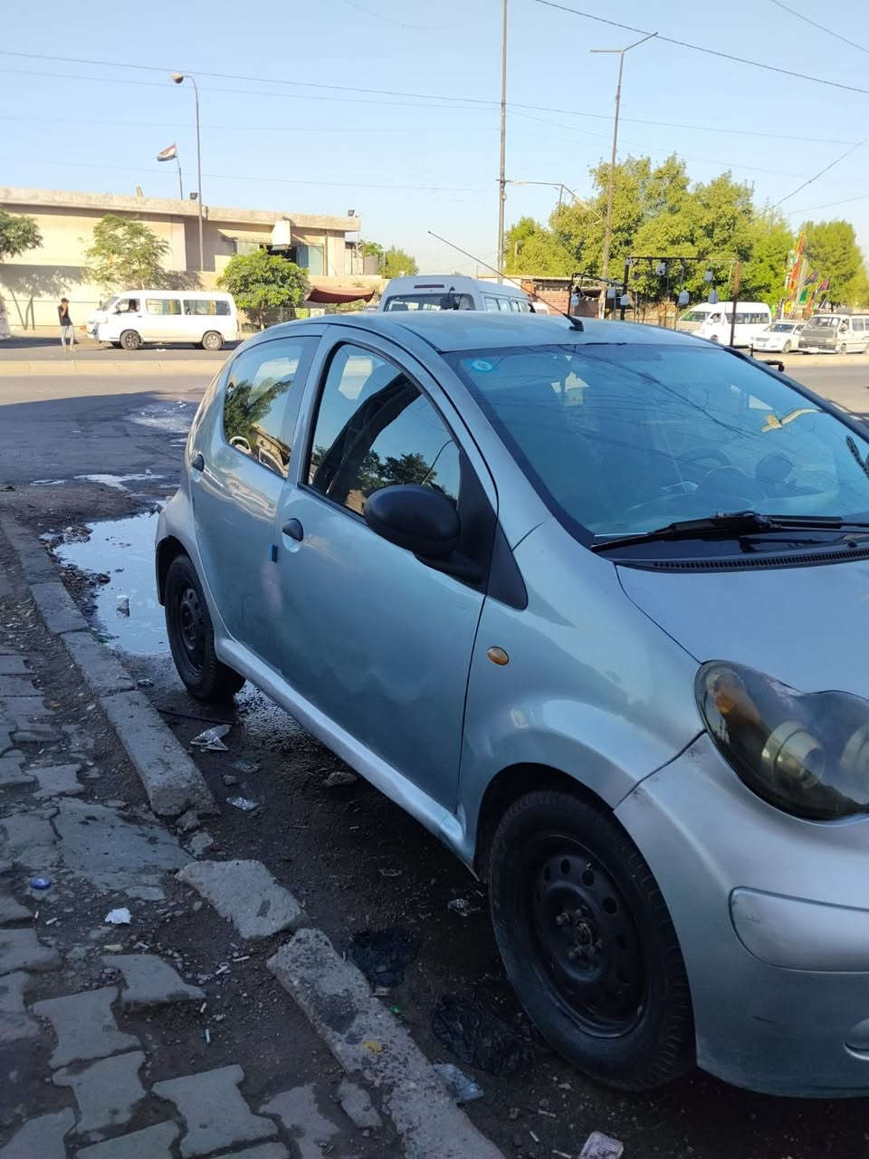 السلام عليكم
BYD f0 موديل 2012
مكينه وكير خير من الله بلادي سياره بدون ضربه وبدون حادث بيها سونار بس فقط خياسات مصلحه ومثل ما موضح بلصور تبريد جان يشتغل بس انزرف الراديتر مال تبريد يرادله تبديل
 رقم جديد هزه جديده سنويه بأسمي ماشيه ١٦٠ 
رايدها ب ٢٩ وبيها مجال عنوان البياع
*********** واتساب متوفر
