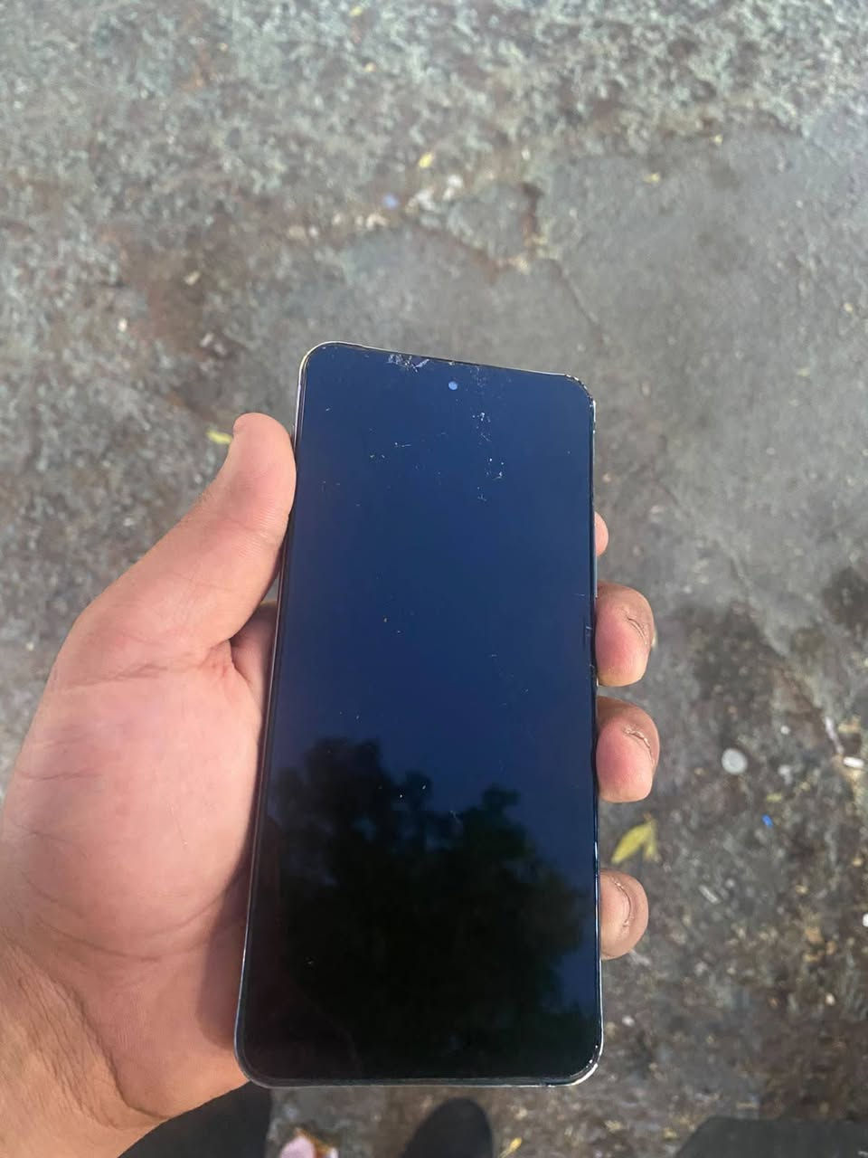 السلام عليكم شاومي بوكو x3 جيتي  ذاكره 256 بطاريه 5000 ملي امبير الجهاز 90 فريم معالجه ميديا تك دايمن ستي 1100 5g  الجهاز شغال وطبيعي  شاشته مفطره  وشاصيه مشخط دين مضال براسه  الجهاز للمراوس فقط فقط العنوان المنصور تقاطع الرواد ***********
