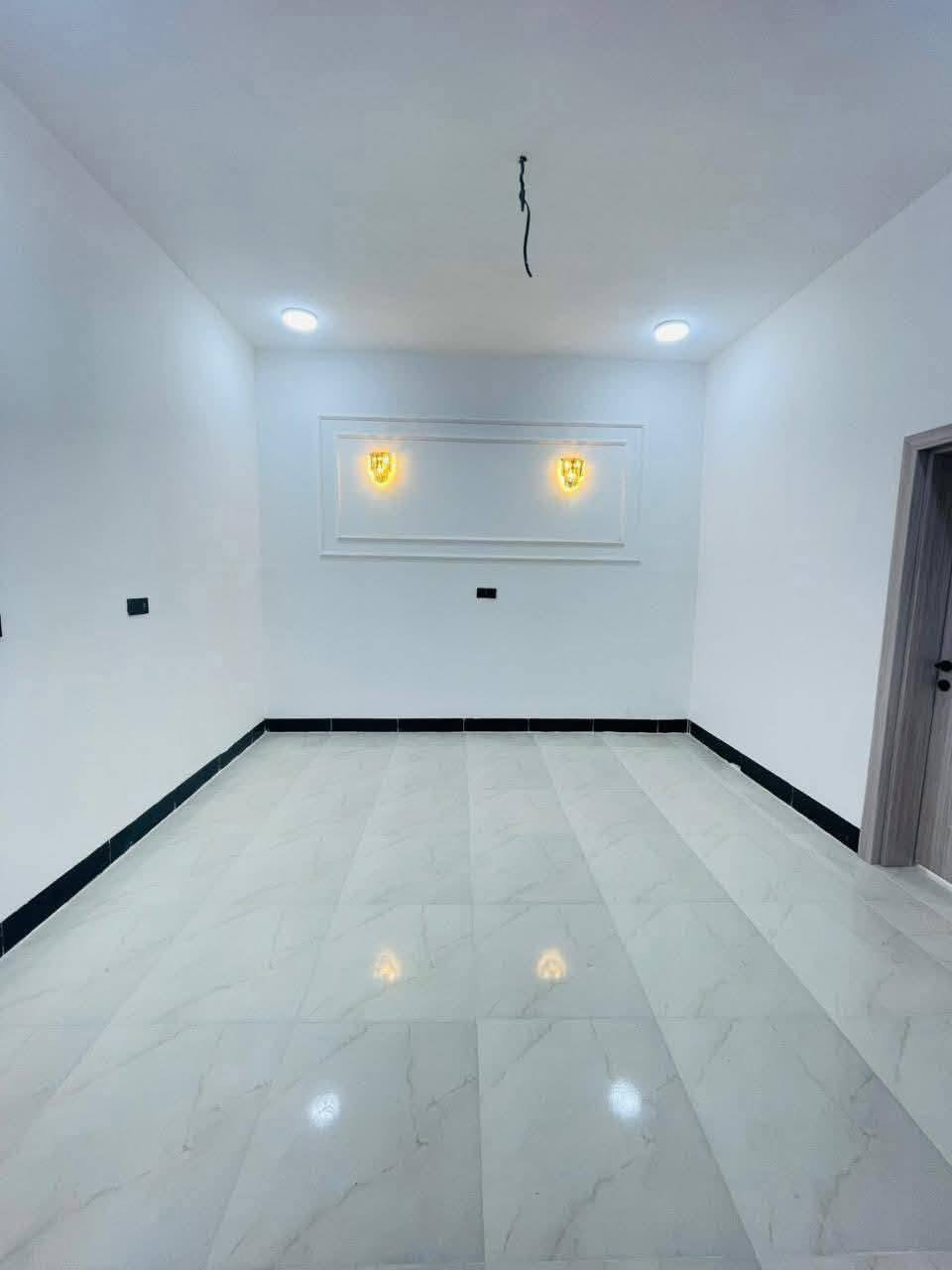 بيت للبيع المساحه 100متر مربع خلف سكلت الكرعاوي مكان راقي اسعر 49وبي مجال
مكان حلو البيت طابو زراعي سند 25 اساس وسقف صب كونكريت 
بناء طابوق جمهوري  تبليط اناره ليليه 

للستفسار ***********.    يوجد وتساب
