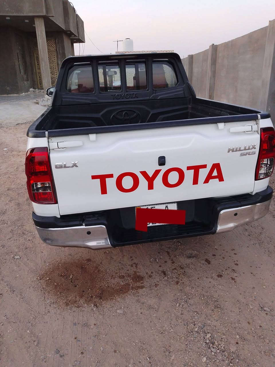 بيكم هايلوكس موديل2016سعوديه فول مواصفات بيهه بس بارد بل جاملغ الخلفي بدون صبغ رقم انبار تحويل ثاني يوم السياره بسمي 
رقم الهاتف.
***********
