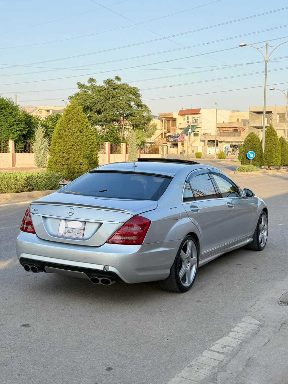 Mercedes benz s550 
Darga large
Tabrid markazi 
4 drga sa7b 
Snoq sa7b
Koshn jld 
Koshn xazn
 4 Koshn hitar 
 4 Koshn karaba 
Salonsay amg 
Peshw dway krawa ba 2013 
Laity nawchaway kwer 
Slide 
Bali sar snoq
Bali sar jam  
Wheel amg 20 
Awena esharat 
Da3ami w dosyay amg 
5 parday bilad
Kalay kwshnkani karaba
Mokabaray harman kardon
Jamakani polorise la shashaka atwanj kam w zyay pe bkay

***********
*********** السليمانية, العراق

