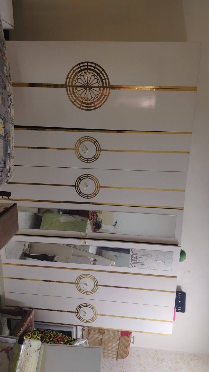 ألسلام عليكم غرفه نوم مستخدمه قليل نضيفه الكاظميه ***********
