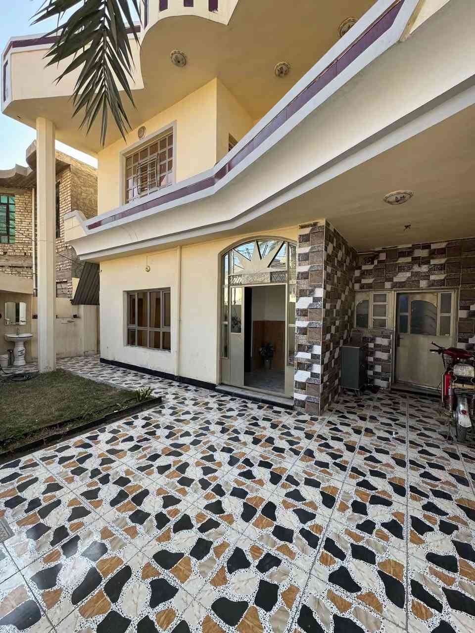 للبيع – دار سكنية جاهزة للسكن في موقع مميز 📍

📌 الموقع: الفلوجة – حي التأميم، بالقرب من أسواق يثرب  
📐 المساحة: 210 متر  
📝 السند: طابو صرف باسم شخص واحد  

تفاصيل الدار:
✅طابقين
- استقبال  
- مطبخ  
- صالتين 
- 4 غرف 
- 3 دورات مياه  
- شارع 8 متر  

💰 السعر: 195 مليون دينار  
🔹 قابل للتفاوض  

فرصة مناسبة للعوائل الباحثة عن موقع هادئ وخدمات قريبة

للاستفسار والمعاينة يرجى التواصل على الخاص أو الاتصال

***********
***********
***********
