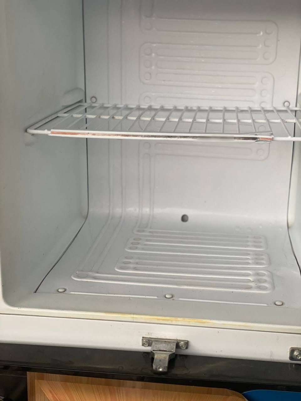 ثلاجه ٢٠قدم شغاله تجميد فول  200 البيع 
***********
