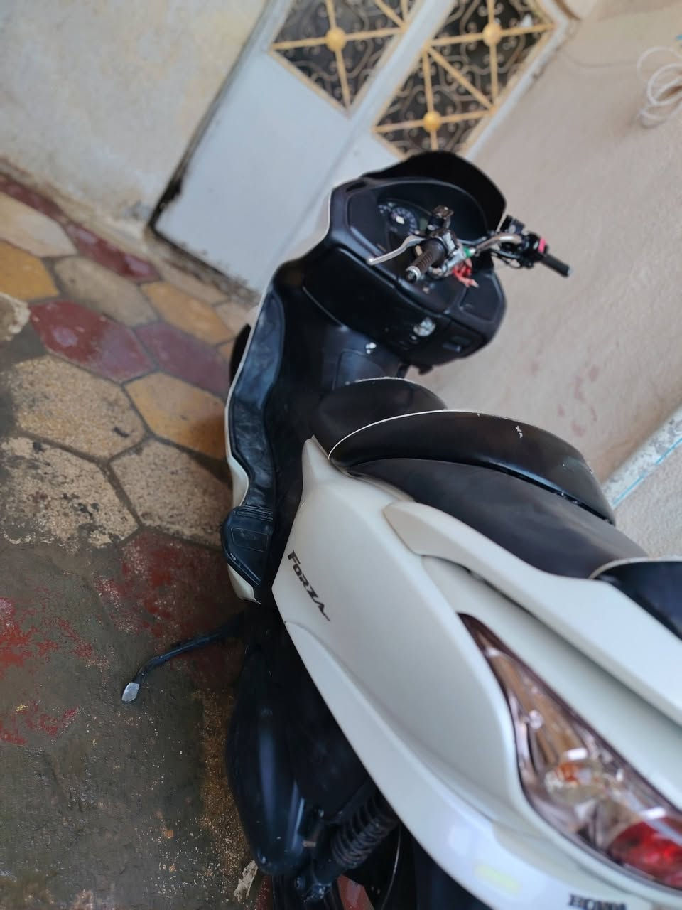 سلام عليكم
فورزه ٠٩ دراجه حلوه ومكفوله اوراقه كامله 
(ملاحضه الدراجه كيره شعال بس قبل فتره وكف العقل وشديت مال عميه الكلج القديم موجود بس شد عقل مال كير سعره ٢٥ يرجع الكير وكلشي) والباقي مكفول كفرات شلعه معدل ١٦٠ شرط دراجه مضيفه حيل صالنصه رياضي مكان بغداد الحسينيه مال راشديه رقم ***********السعر٩٥٠ وبيه مجال
