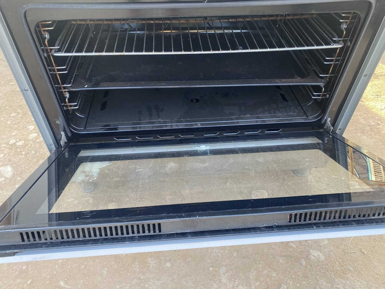 السلام عليكم
وجبه اثاث للبيع + سبالت 

#اسعار مناسبه 

#كلشي شرط الضمان والفحص 

***********
واتساب 
📩📞☎️
