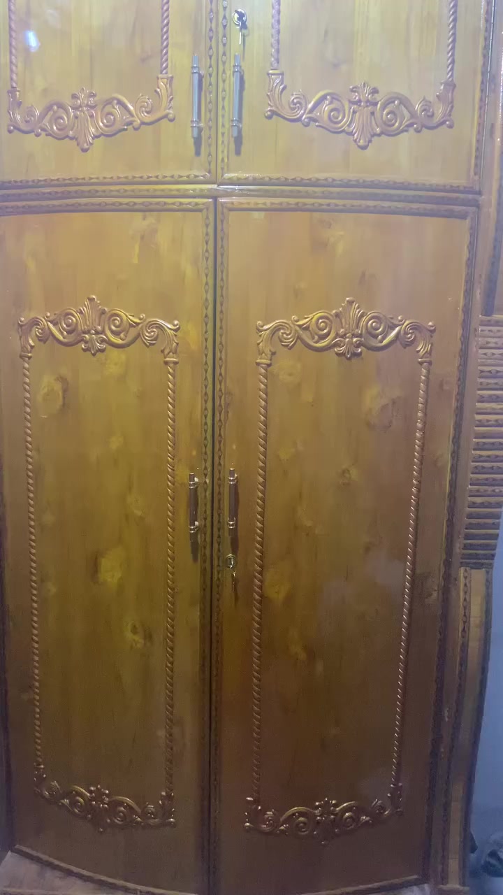 السلام عليكم غرفه جديده استعمال 6 اشهر لعرسان البيع بسبب انتقال لمكان اصغر نظافه  100‎%‎ 
السعر شراء بمليون ونص 
البيع بمليون وربع وبيها مجال 
الموقع بغداد او ديالى


**إذا كنت صاحب هذا الإعلان وتريد حذفه لأي سبب، رجاءا أرسل رسالة إلى الدعم الفني**